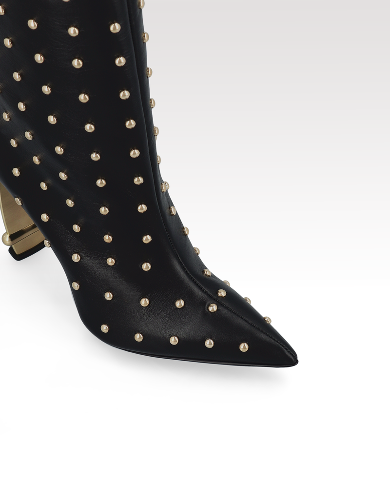 
                  
                    Load image into Gallery viewer, The Totem 1.2 boots | Studs
                  
                