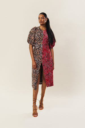 
                  
                    Load image into Gallery viewer, Yila dress - Brown
                  
                