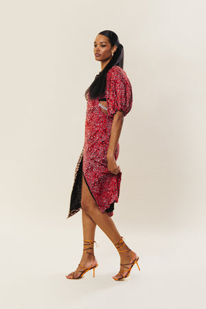 
                  
                    Load image into Gallery viewer, Yila dress - Brown
                  
                